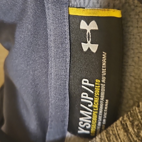 Under Armour sweatshirt hoodie gray & black size YSM/JP/P in excellent s… - Picture 8 of 8
